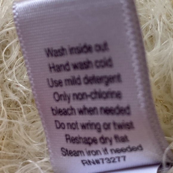 Jennifer Lopez super soft cream colored stretchy sweater gold sparkles warm - Picture 12 of 14